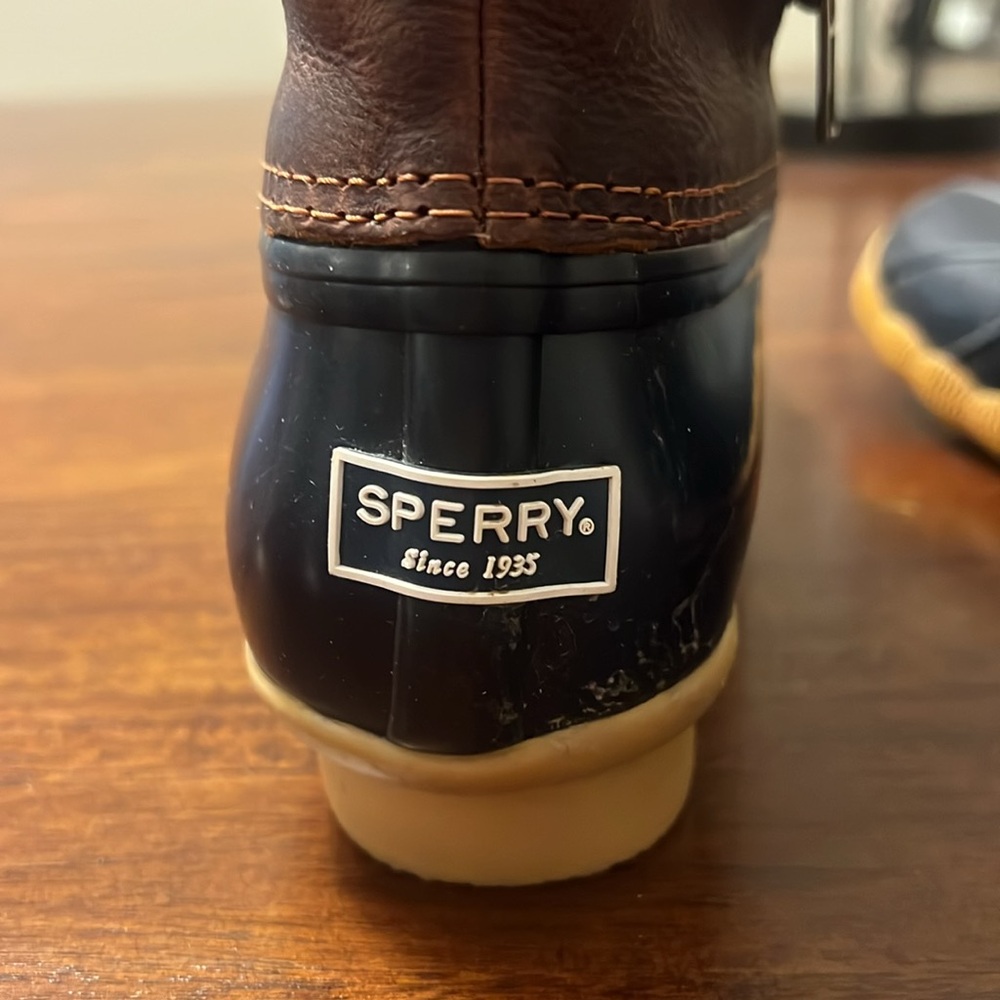 Great condition Sperry boots. - Picture 6 of 6